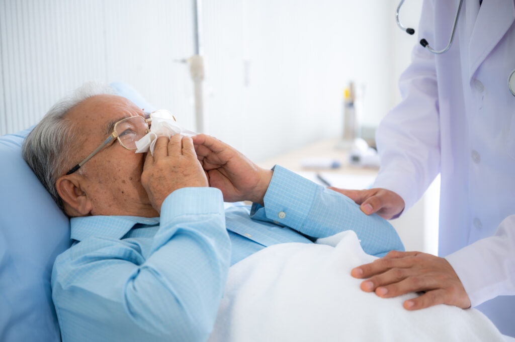 Cum să recunoști pneumonia la bătrâni: ghid complet