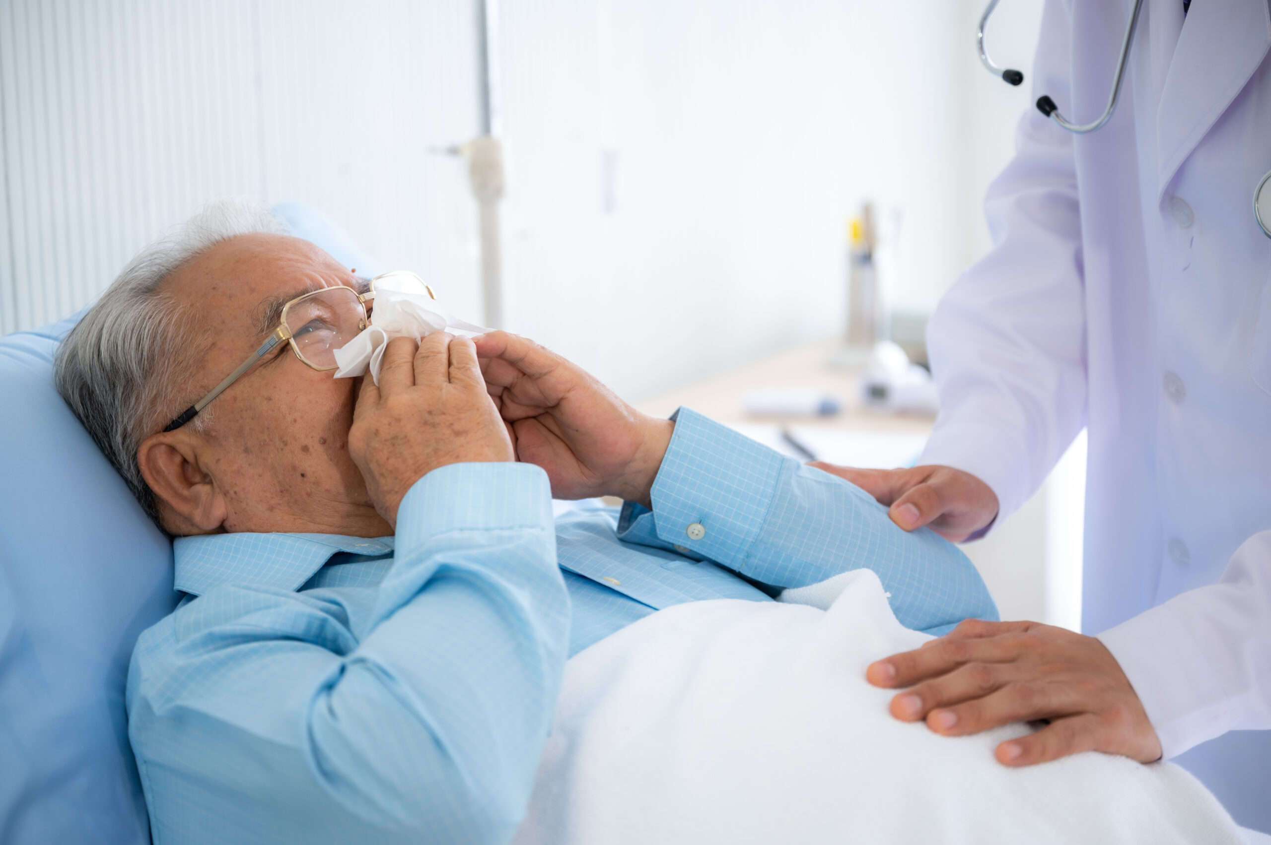 Cum să recunoști pneumonia la bătrâni: ghid complet