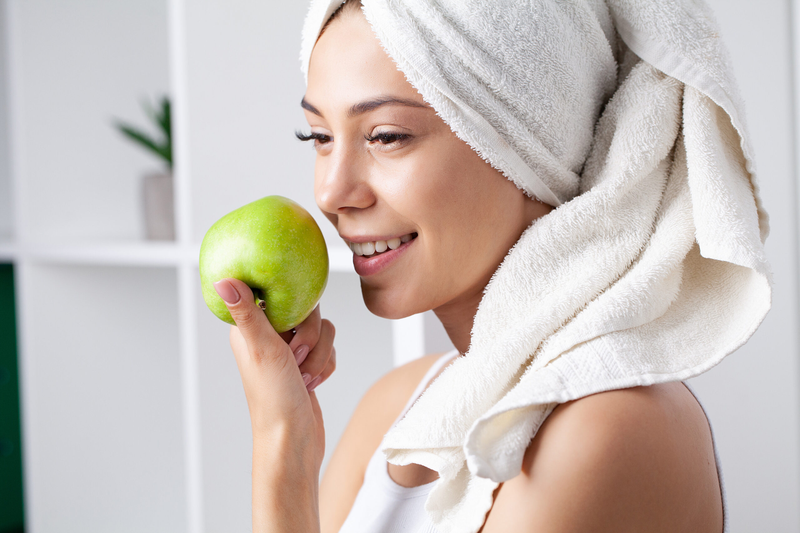 Nutriție și sănătatea pielii: prevenția bolilor dermatologice prin alimentație 1 - Spitale si Policlinici Elytis Питание и здоровье кожи: профилактика кожных заболеваний с помощью диеты