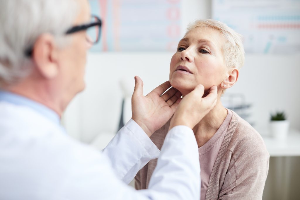 De ce am ganglionii inflamați în zona gâtului? Cauze și tratamente eficiente