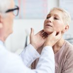 De ce am ganglionii inflamați în zona gâtului? Cauze și tratamente eficiente