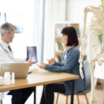 Oase puternice pentru o viață activă: ghid pentru protecția oaselor în osteoporoză