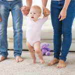 Etapele de dezvoltare la sugari și copii: repere și monitorizare